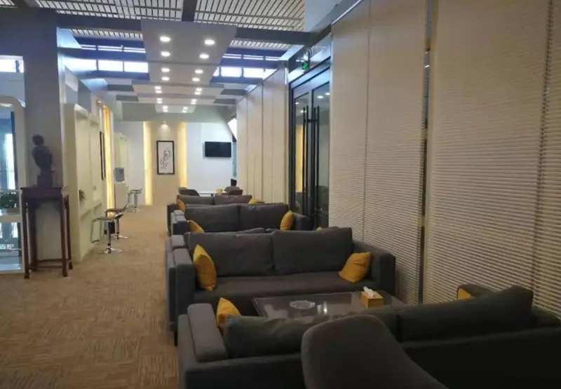 First Class Lounge No.2
